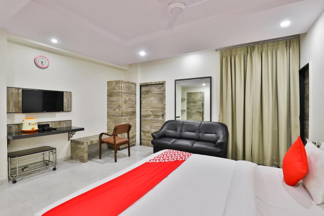 Oyo 23540 Hotel Suryakant Раджкот Экстерьер фото